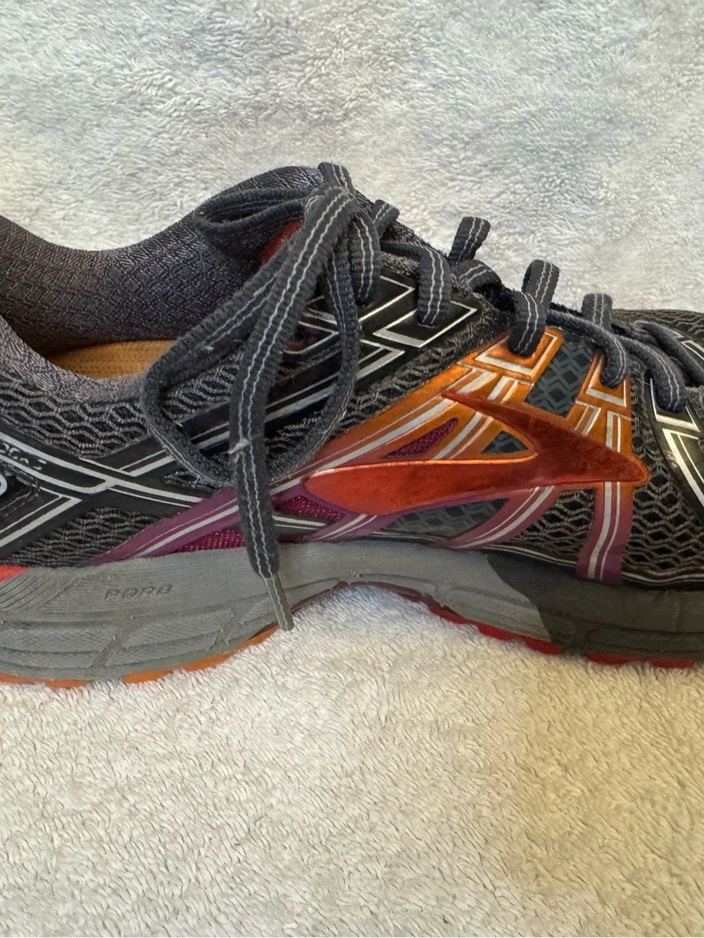 Brooks GTS 17 Womens Athletic Walking Shoes Orange Gray 9.5 1202311B044